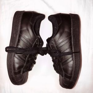 Black Adidas superstars